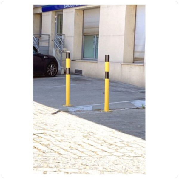 Poteau de protection platine