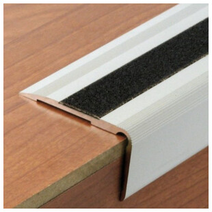 NEZ DE MARCHE PERCE Dinac